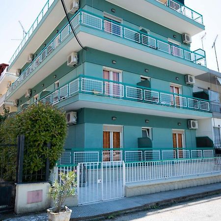 Amelies Apartments Paralia Katerinis Bagian luar foto